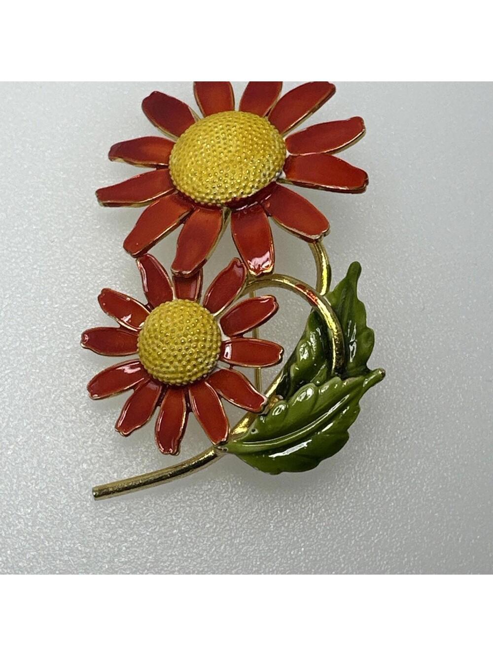 Lisner Signed Daisy Flower Brooch Red/Orange Yellow Enamel Very Good